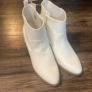 NWT Old Navy Bootie